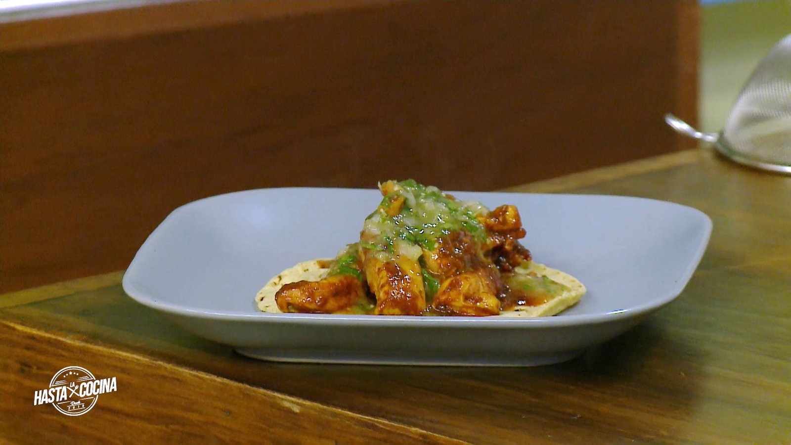 Tacos de pollo adobado