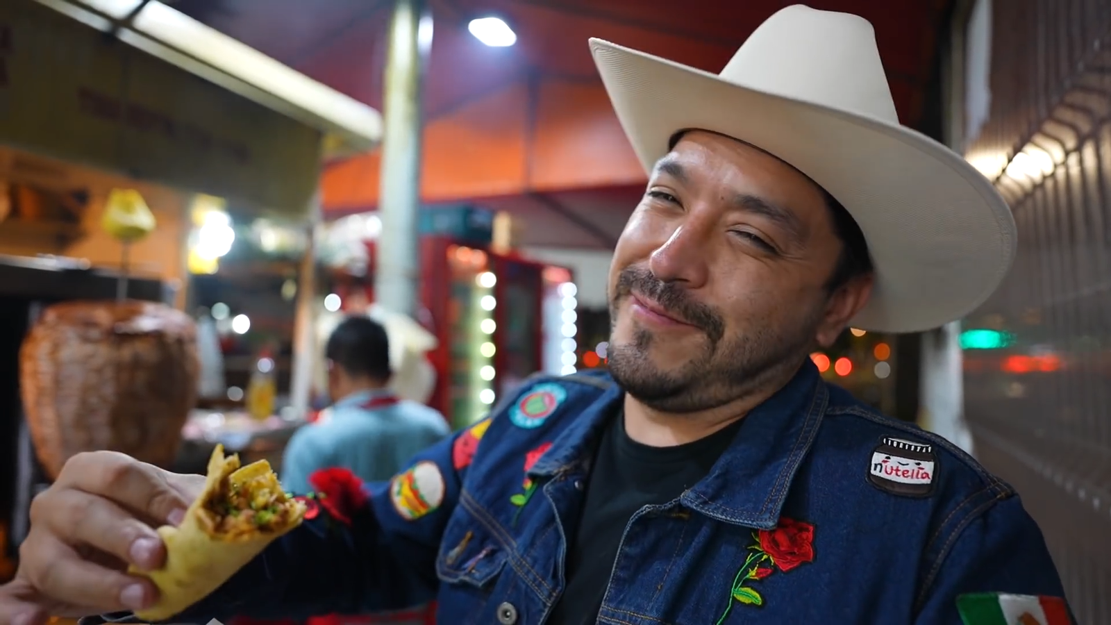 Tacos Don Beto los de Cochinada (residuos tatemados de bistec, longaniza y suadero)